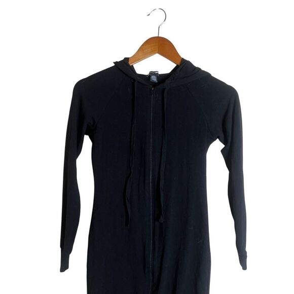 Fashion nova black full zip hooded dress. Size small - Picture 2 of 7